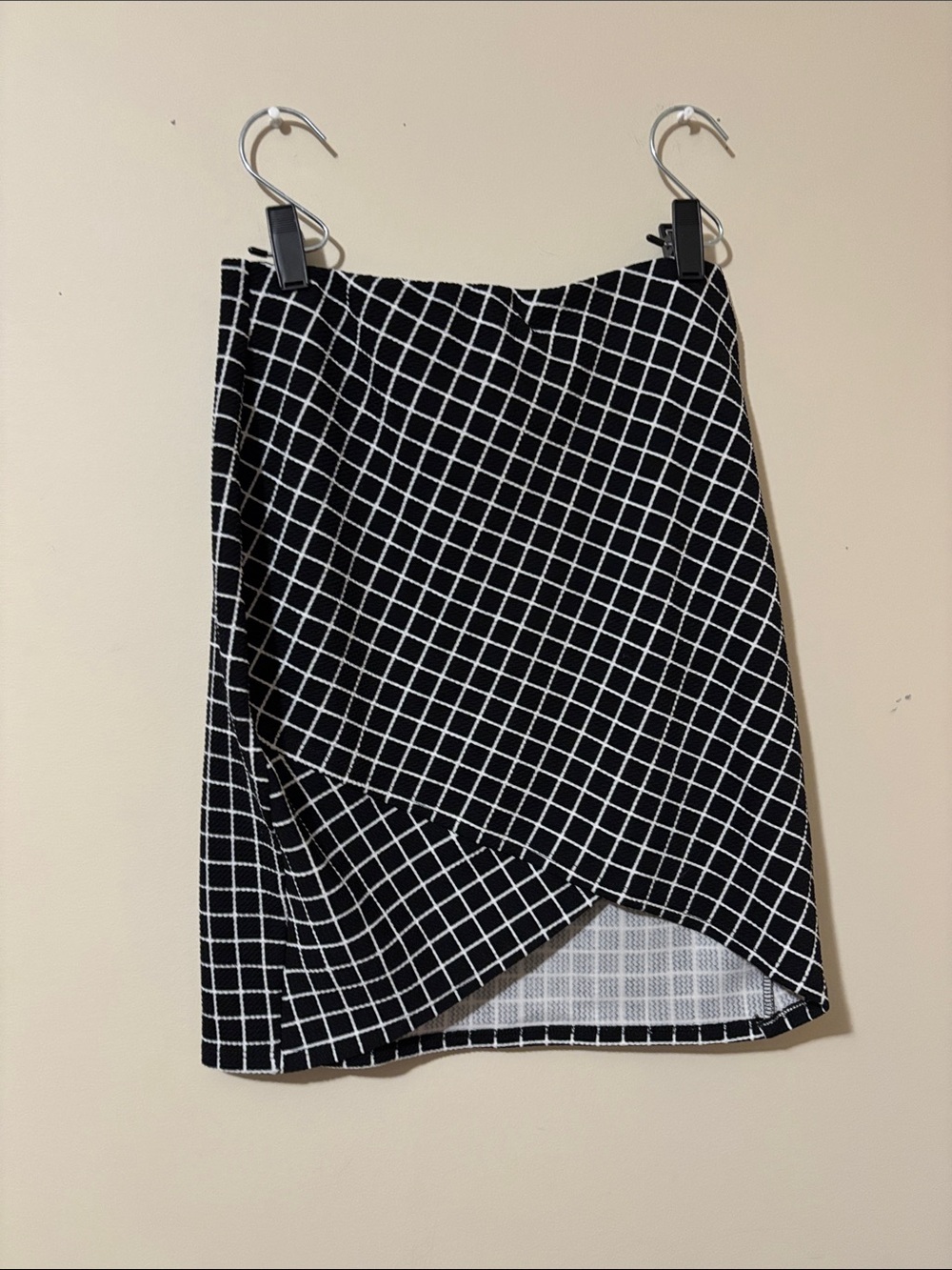 Suzy Shier Black and White Grid Wrap Mini Skirt size M